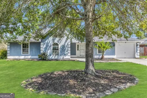 1936 Heathrow Dr, Hinesville, GA 31313