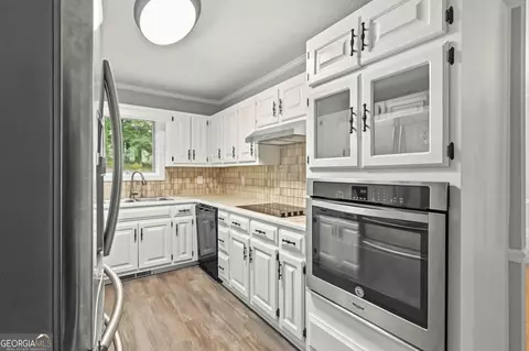 Kitchen - 760 Pine Needle Rd, Hampton, GA 30228 photo 2 of 3