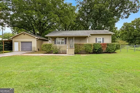 303 S Main St, Adairsville, GA 30103
