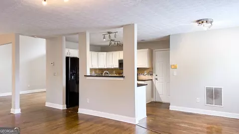 Living - 3339 Benthollow Ln, Duluth, GA 30096 photo 3 of 5