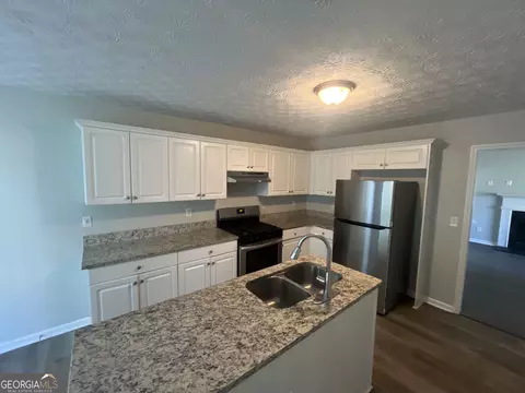 Kitchen - 35 Creekview Ct, Covington, GA 30016 photo 1 of 3