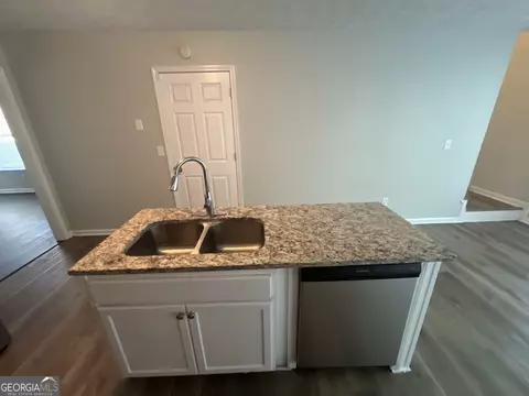 Kitchen - 35 Creekview Ct, Covington, GA 30016 photo 3 of 3