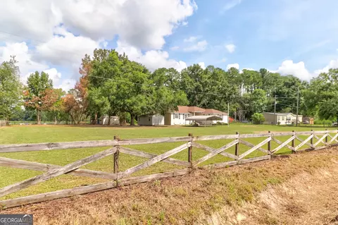 Exterior - 598 Clark Rd, Guyton, GA 31312 photo 2 of 10