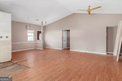 Living - 598 Clark Rd, Guyton, GA 31312 photo 2 of 5