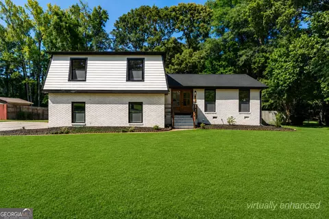 105 Lafayette Dr, Fayetteville, GA 30214