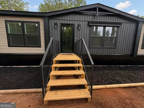 Exterior - 415 Oliver Rd, Barnesville, GA 30204 photo 2 of 5
