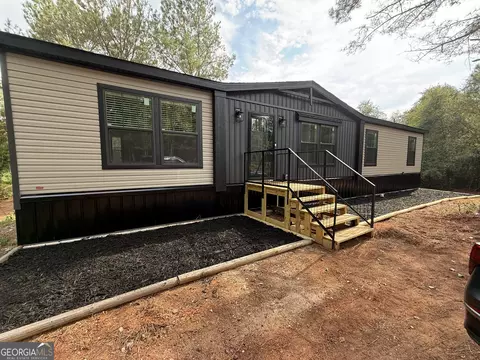 Exterior - 415 Oliver Rd, Barnesville, GA 30204 photo 4 of 5
