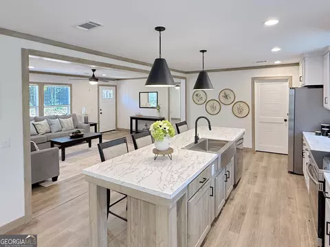 Kitchen - 415 Oliver Rd, Barnesville, GA 30204 photo 2 of 6