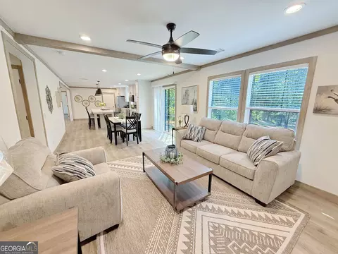 Living - 415 Oliver Rd, Barnesville, GA 30204 photo 5 of 7