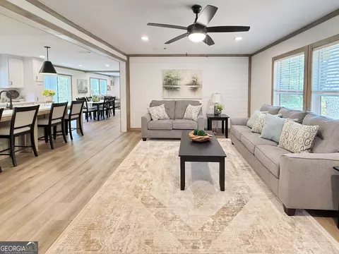 Living - 415 Oliver Rd, Barnesville, GA 30204 photo 1 of 7