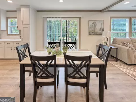 Dining - 415 Oliver Rd, Barnesville, GA 30204 photo 3 of 3