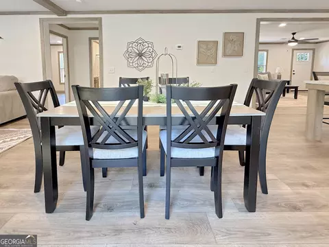 Dining - 415 Oliver Rd, Barnesville, GA 30204 photo 2 of 3