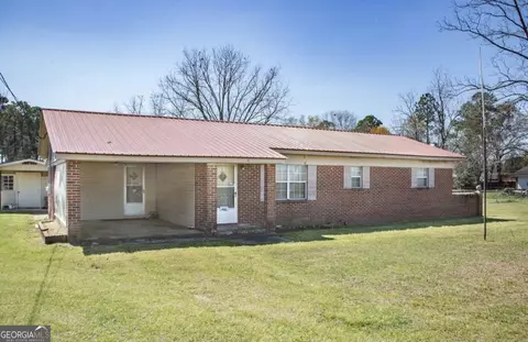 2817 Cherokee St, Waycross, GA 31503