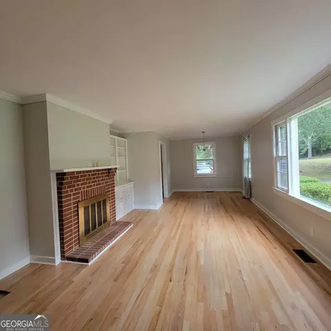 Living - 215 Poplar Cir, Lagrange, GA 30241 photo 1 of 2