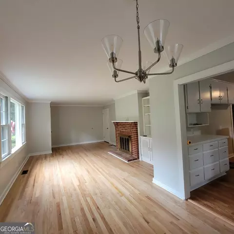 Living - 215 Poplar Cir, Lagrange, GA 30241 photo 2 of 2