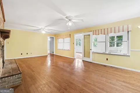 Living - 981 Cameron Mill Rd, Lagrange, GA 30240 photo 1 of 6