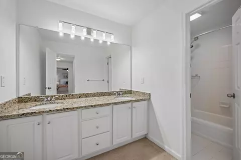 Bath - 2024 Gramercy Cir, Chamblee, GA 30341 photo 2 of 5