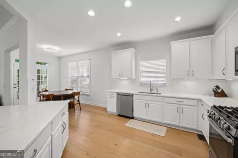 Kitchen - 2024 Gramercy Cir, Chamblee, GA 30341 photo 4 of 5