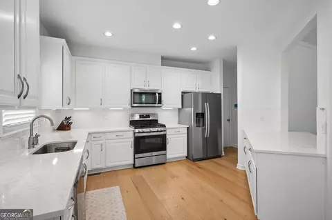 Kitchen - 2024 Gramercy Cir, Chamblee, GA 30341 photo 3 of 5
