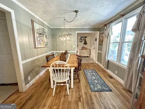 Dining - 923 Youngs Mill Rd, Lagrange, GA 30241 photo 2 of 3