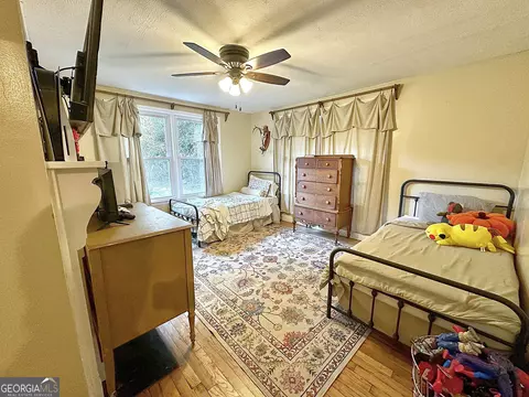 Bedroom - 923 Youngs Mill Rd, Lagrange, GA 30241 photo 6 of 7