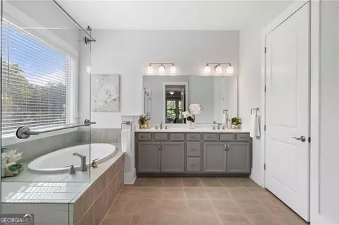 Bath - 111 Summit View Ct, Canton, GA 30114 photo 1 of 7