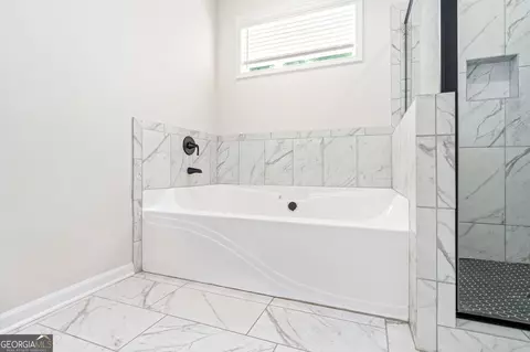 Bath - 1219 Thrash Rd, Lagrange, GA 30241 photo 1 of 3