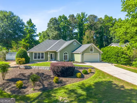 709 Oak Moss Dr, Lawrenceville, GA 30043
