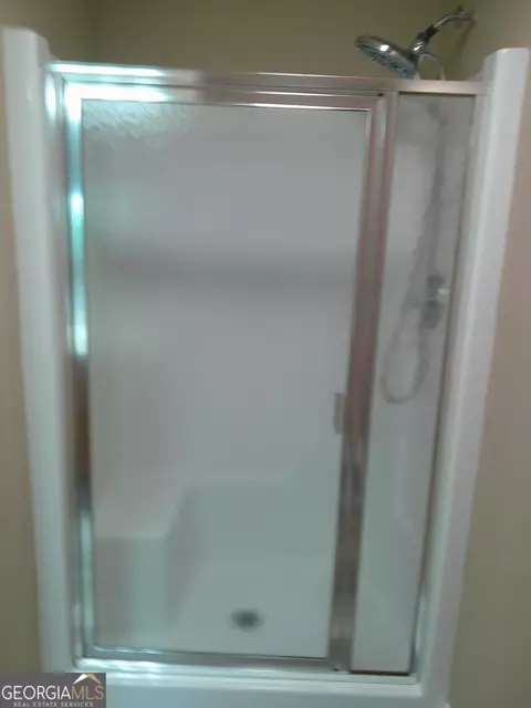 Bath - 709 Sark Dr, Warner Robins, GA 31088 photo 5 of 7