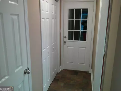 Entry Way - 709 Sark Dr, Warner Robins, GA 31088 photo 3 of 4