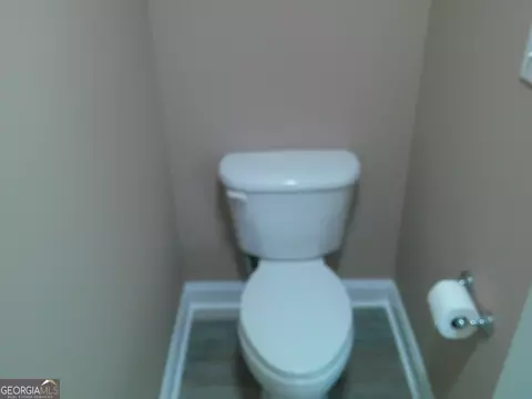Bath - 709 Sark Dr, Warner Robins, GA 31088 photo 4 of 7