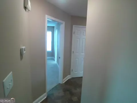 Entry Way - 709 Sark Dr, Warner Robins, GA 31088 photo 4 of 4
