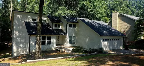 3040 Roxburgh Dr, Roswell, GA 30076