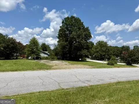 8465 Kendrick Rd, Jonesboro, GA 30238