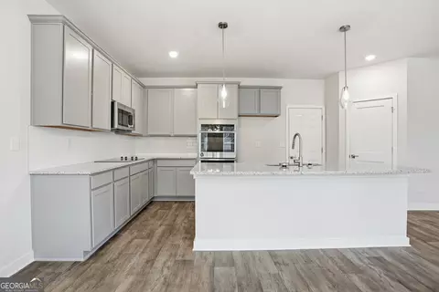 Kitchen - 237 Jarrett St, Fairburn, GA 30213 photo 1 of 1
