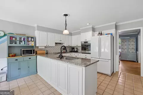 Kitchen - 4832 Riveredge Dr, Peachtree Corners, GA 30096 photo 3 of 3