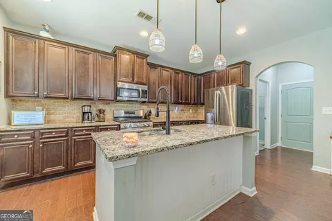 Kitchen - 1102 Bald Eagle Trce, Hoschton, GA 30548 photo 2 of 4
