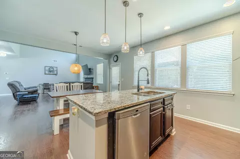 Kitchen - 1102 Bald Eagle Trce, Hoschton, GA 30548 photo 4 of 4
