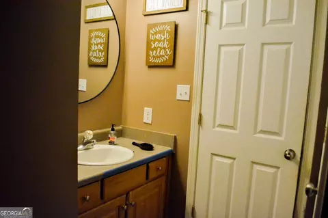 Bath - 166 Patton Rd, Gray, GA 31032 photo 1 of 2