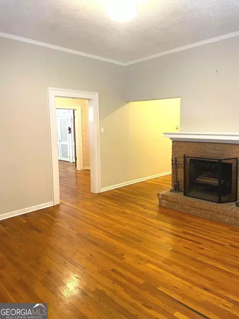 Living - 379 West Ave, Jackson, GA 30233 photo 2 of 8