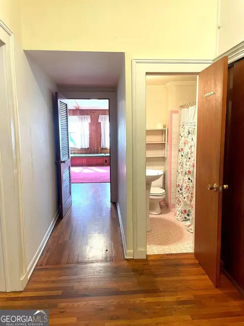 Entry Way - 379 West Ave, Jackson, GA 30233 photo 2 of 5