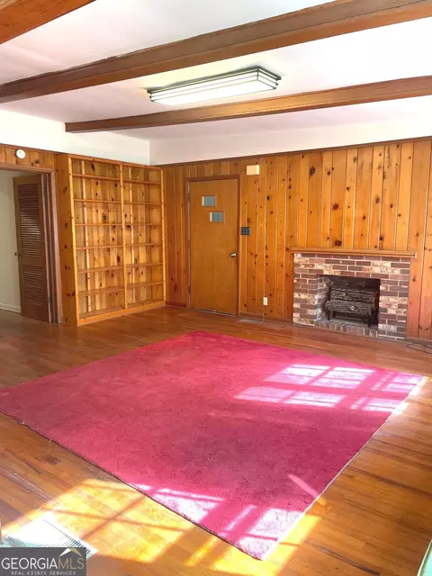 Living - 379 West Ave, Jackson, GA 30233 photo 5 of 8