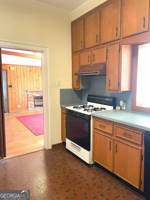 Kitchen - 379 West Ave, Jackson, GA 30233 photo 4 of 4