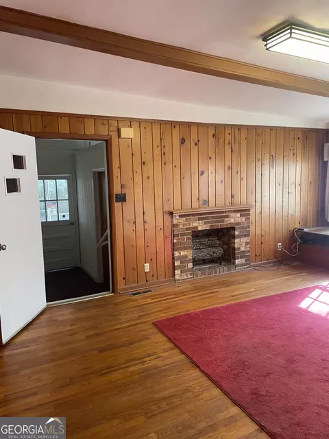 Living - 379 West Ave, Jackson, GA 30233 photo 4 of 8