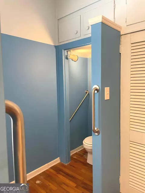 Bath - 379 West Ave, Jackson, GA 30233 photo 3 of 5