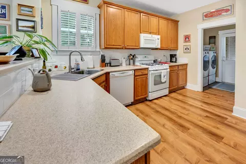 Kitchen - 4105 Summers St SW, Covington, GA 30014 photo 4 of 4