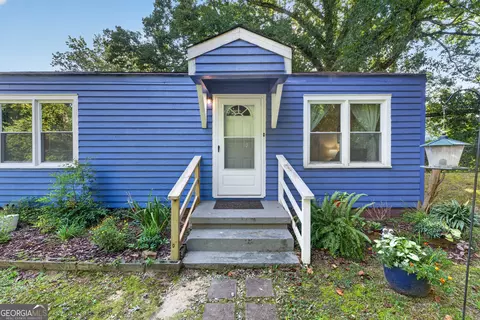 Exterior - 504 N Pond St, Toccoa, GA 30577 photo 3 of 4