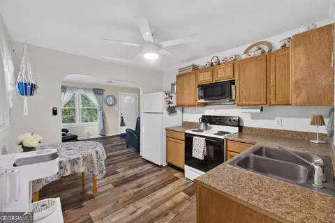 Kitchen - 504 N Pond St, Toccoa, GA 30577 photo 3 of 3