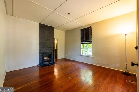 Living - 906 E 2nd Ave, Rome, GA 30161 photo 7 of 7