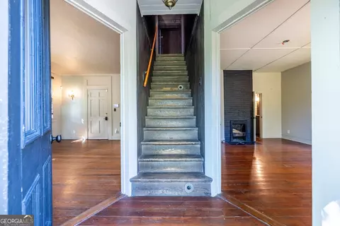 Entry Way - 906 E 2nd Ave, Rome, GA 30161 photo 9 of 9
